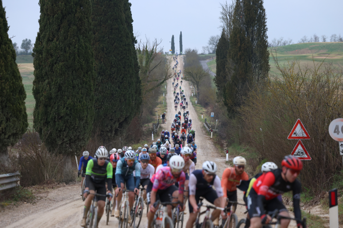Siena, Gran Fondo Strade Bianche: in 8500 sulle orme di Pogacar e Chabbey
