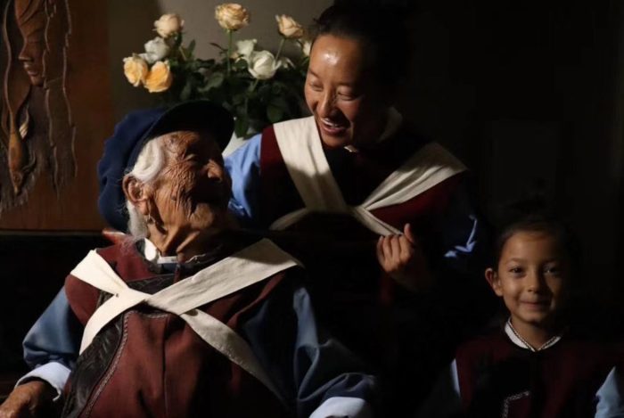 "L'amore non viene mai meno": l'artista cinese Li Yungfeng apre la nuova stagione espositiva al Parco Sculture del Chianti