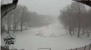 Colpo di coda dell'inverno: torna la neve sull'Amiata con temperature sotto lo zero