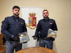 Siena: viaggia con 2 chili di hashish nascosti nell'auto, arrestato un 34enne albanese