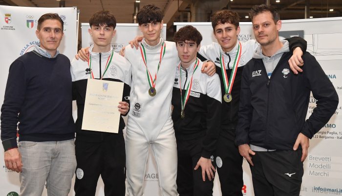 Scherma: campionati italiani a squadre, due bronzi per il fioretto e la sciabola del Cus Siena