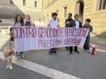 Siena in piazza per la Global Sumud Flotilla: presidio in Piazza Salimbeni