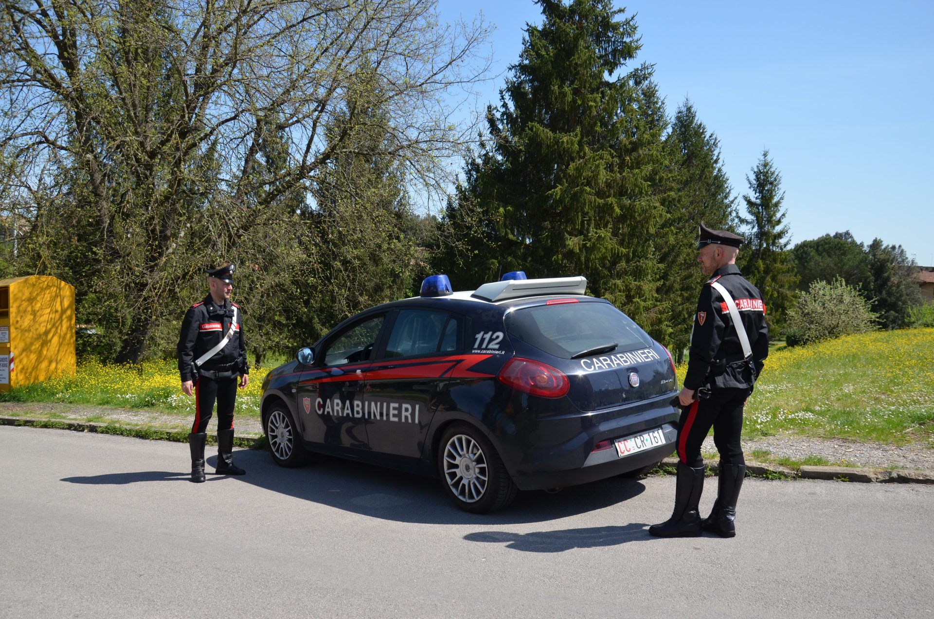Sgomberate due basi di spaccio di droga nei boschi di Sovicille