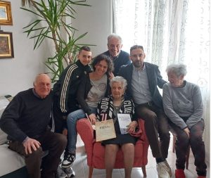 Monteroni d'Arbia, Nonna Nella spegne 111 candeline: gli auguri del sindaco Gabriele Berni