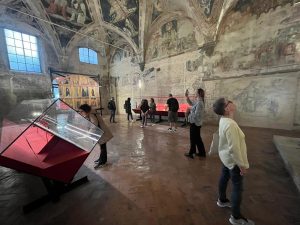 Siena, in fila per visitare il Santa Maria della Scala il giorno di Pasqua
