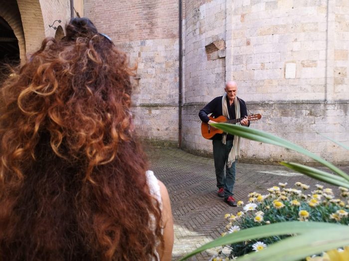 Siena, Guide per Gaza: un tour tra poesia e solidariet&agrave; a sostegno di EMERGENCY