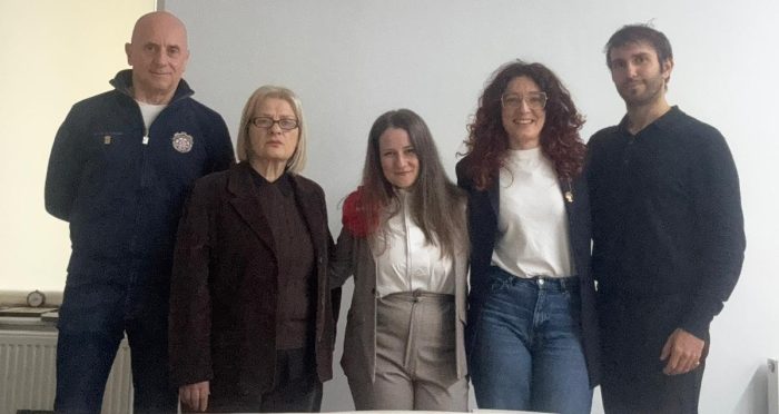 Palio 16 agosto 2026, consegnata la seta per il Drappellone a Teodora Axente