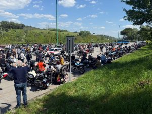 Siena, grande partecipazione al motogiro delle Contrade