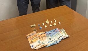 Siena, spacciatore fermato dalla Polizia dopo un rocambolesco inseguimento