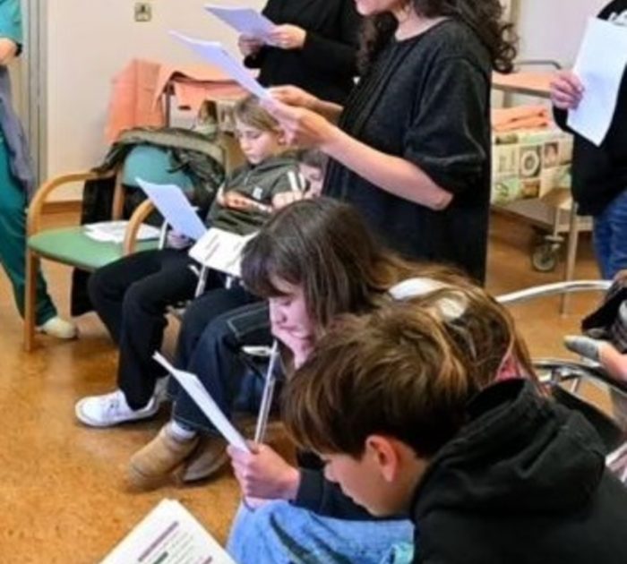 San Gimignano, letture corali con adulti e bambini nella RSA Santa Fina