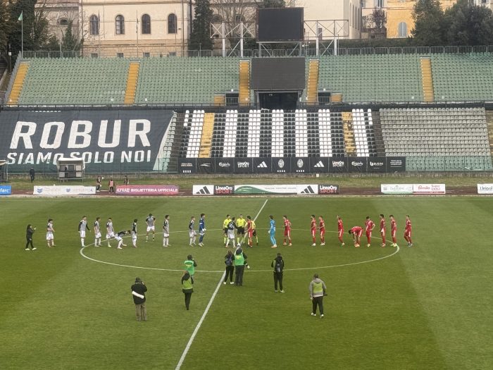 Calcio, pareggio al Franchi nel derby Siena - Grosseto
