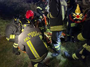 Siena: cade in un dirupo in strada di Scacciapensieri, persona recuperata dai Vigili del Fuoco