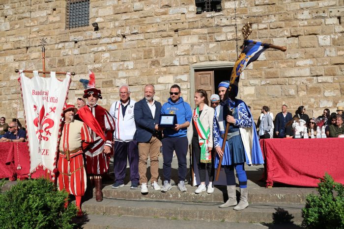 San Quirico d'Orcia, Quartiere di Canneti protagonista al Trofeo Marzocco in Piazza della Signoria