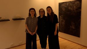 &ldquo;Dolce acqua&rdquo; alla Galleria Olmastroni: il dialogo artistico tra Hetty Laycock e Federica Zanlucchi