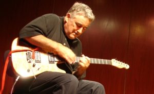 Siena, Fred Frith a Palazzo Chigi Saracini in un arcipelago di suoni