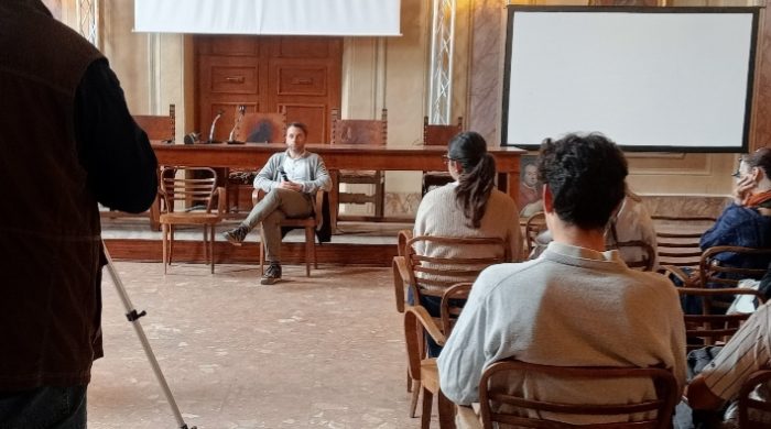 Human Library al Piccolomini: Lorenzo Lor&egrave; racconta scuola, sport e impegno civico agli studenti
