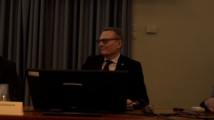 &ldquo;Il colonialismo non &egrave; mai finito&rdquo;: il Nobel per l'Economia Robinson da Siena legge le tensioni del mondo