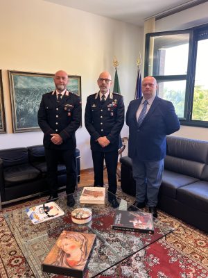 Carabinieri Siena, consegnata la Medaglia "Mauriziana" ai luogotenenti Cillerai e Brincat