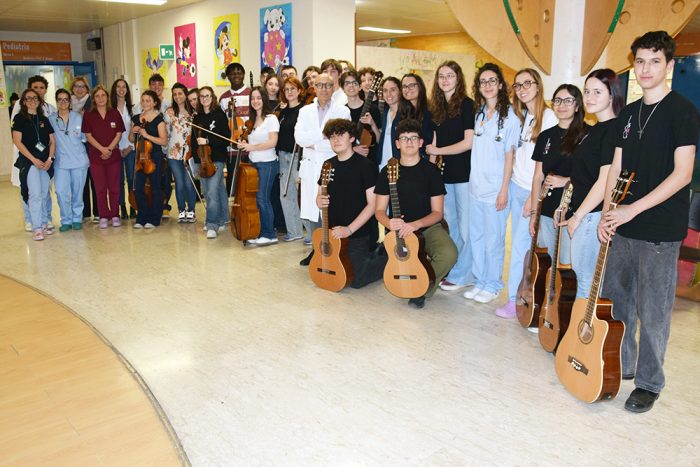 Siena: &ldquo;Doni-amo musica&rdquo;, concerto nella hall di Pediatria
