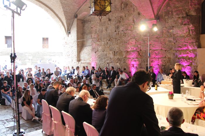 Tutto pronto a San Gimignano per il concorso Miglior Sommelier AIS della Toscana 2026
