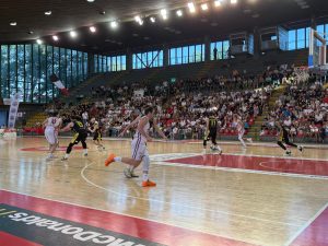 Basket, la Vismederi Costone sfiora la rimonta ma gara 1 &egrave; di Lucca