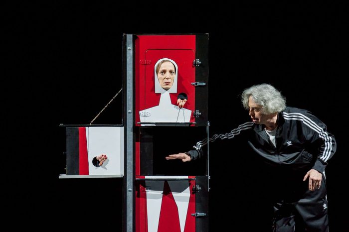 In-Box dal Vivo 2026, ai Rozzi arriva &ldquo;Abracadabra&rdquo;: Babilonia Teatri porta a Siena magia, teatro e illusionismo con Francesco Scimemi