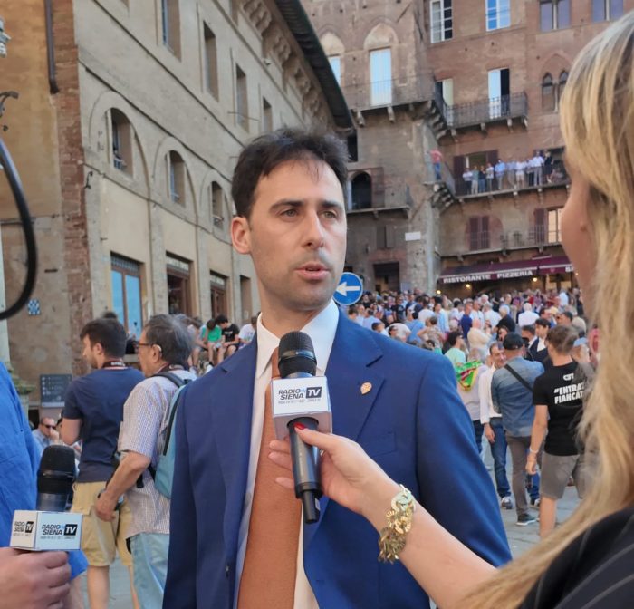 Estrazione delle Contrade, Gambini: "&Egrave; un&rsquo;emozione diversa, ora la responsabilit&agrave; &egrave; tanta"