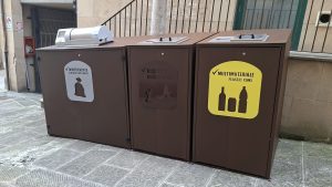 Poggibonsi, raccolta rifiuti: installate le mascherature in centro