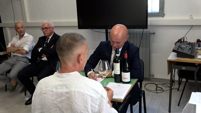 &ldquo;Vite Libera&rdquo;, a Santo Spirito il primo esame da sommelier per i detenuti: il vino diventa strumento di riscatto grazie a AIS