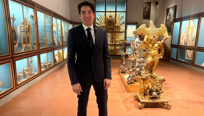 Contrada della Chiocciola: presentato il restauro della Sala degli Arredi Sacri