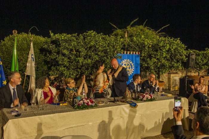 Passaggio del collare al Rotary Club Siena, il nuovo presidente &egrave; Domenico Benevento