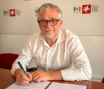 Bezzini firma la proposta per cambiare la legge elettorale toscana: “Basta listino bloccato, scelgano i cittadini”