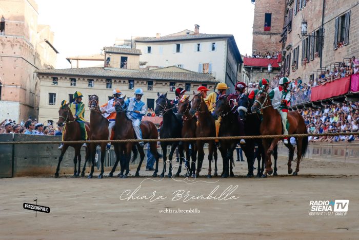 Palio di Siena, la carriera slitta al 18 agosto: non succedeva da mezzo secolo