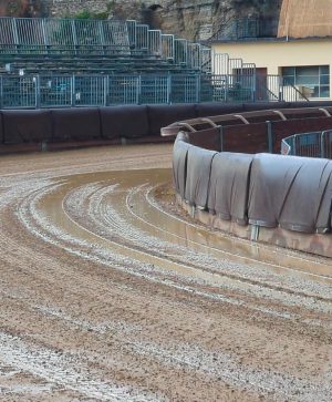 Palio dei Rioni: a Castiglion Fiorentino piove, tutto rinviato a domani