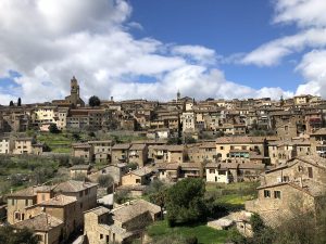 Comune di Montalcino, ecco gli artisti delle feste identitarie: Emanuele Giannetti per il Torneo di Apertura delle Cacce e Francesco Mori per la Sagra del Tordo