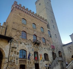 San Gimignano, falsi sms su infrazioni stradali: il Comune invita a fare attenzione
