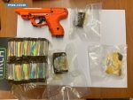 Droga, arrestato un 41enne nel senese: sequestrati hashish, cocaina e una pistola al peperoncino