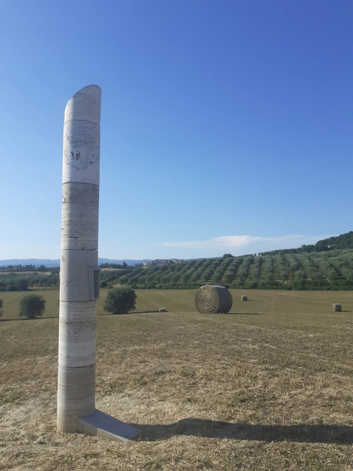 Comune di Rapolano Terme – Inaugurata la “Colonna dello sguardo”, nuova opera i…