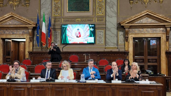 Teatri di Siena, il fuoco di Prometeo accende la stagione 2026/2027: oltre ottanta spettacoli tra grandi nomi, classici e prime nazionali