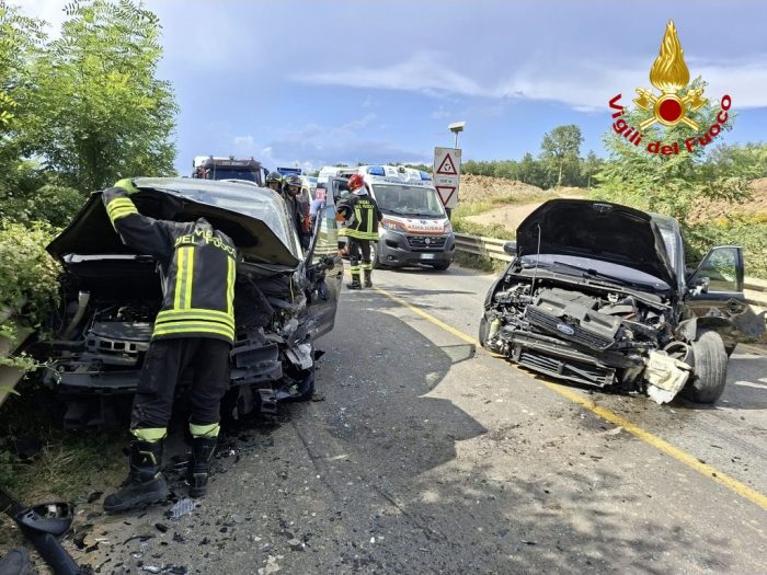 Scontro tra due auto sulla Siena-Grosseto, sei feriti. Traffico a lungo bloccato