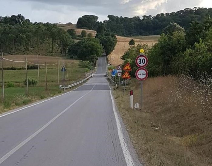 Nuovo ponte sullo Stile a Buonconvento. I lavori entrano nella fase cruciale con il varo delle grandi travi