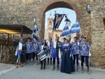 Torna il Medioevo a San Quirico d’Orcia: tre giorni di festa, spettacoli e tradizioni con “Il Bianco e l’Azzurro”