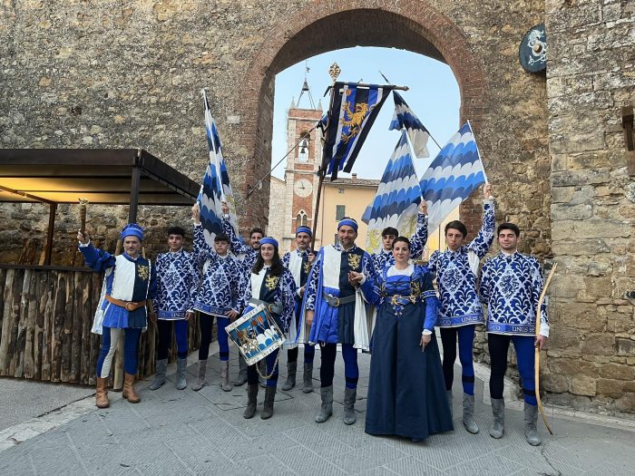 Torna il Medioevo a San Quirico d'Orcia: tre giorni di festa, spettacoli e tradizioni con &ldquo;Il Bianco e l&rsquo;Azzurro&rdquo;