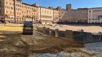 Il cuore di Siena torna a battere: in Piazza del Campo è iniziata la stesura del tufo