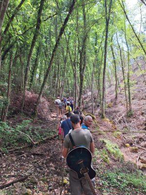 Sui sentieri della memoria: trekking, musica e convivialit&agrave; al Montemaggio Festival Resistente