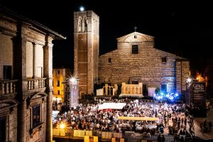 Calici di Stelle festeggia 25 anni a Montepulciano: un quarto di secolo di vino, territorio e grandi emozioni sotto il cielo di San Lorenzo
