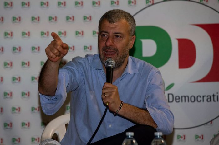 Il deputato PD Arturo Scotto presenta a Siena il suo libro 'Flottilla: in viaggio per Gaza'