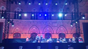 Sboccia l&rsquo;Estate, successo per Siena Jazz in Piazza del Campo: dal 28 luglio "Abbracci d&rsquo;arte"