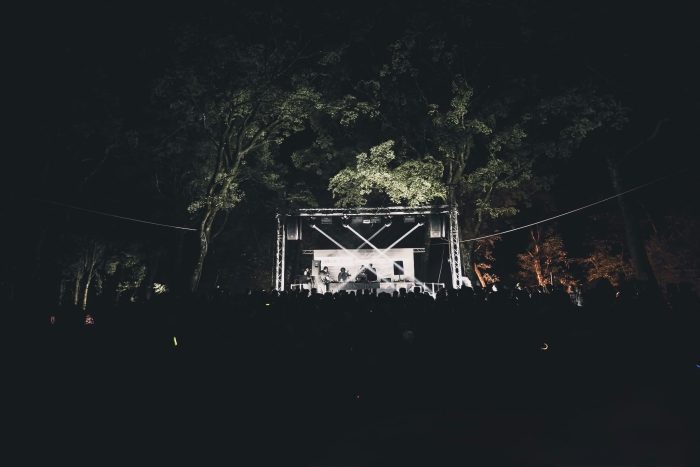 Alex Neri accende il Bosco Isabella di Radicofani: la notte elettronica che far&agrave; ballare la Val d&rsquo;Orcia