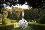 Forme nel Verde, 55 anni di arte e paesaggio: San Quirico d’Orcia diventa un museo a cielo aperto